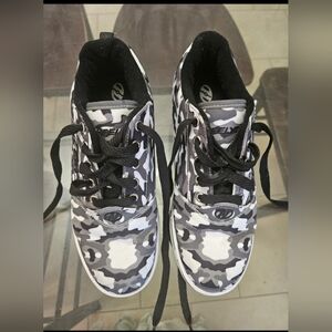 Heelys with tool wheels Size 5Y